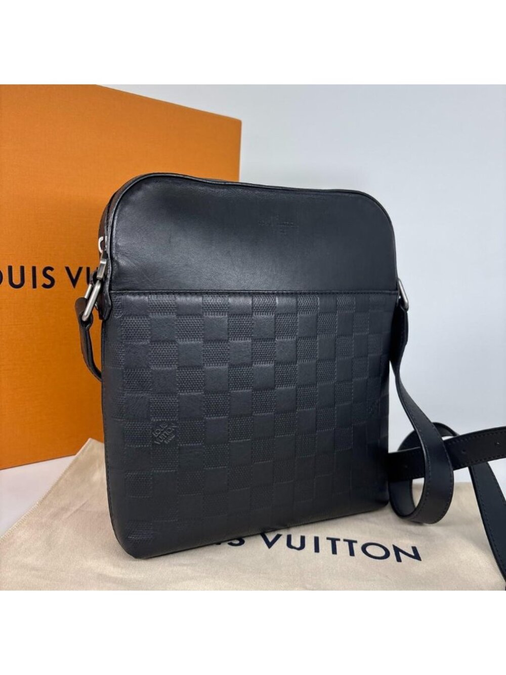 Louis Vuitton Super Damier Infini Pochette Shoulder Bag - Picture 3 of 15